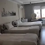 Net House Hotel 3*