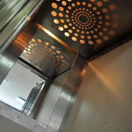 Net House Hotel 3*