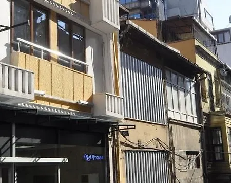 奈特豪斯酒店 3*
