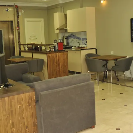 Net House Hotell 3*